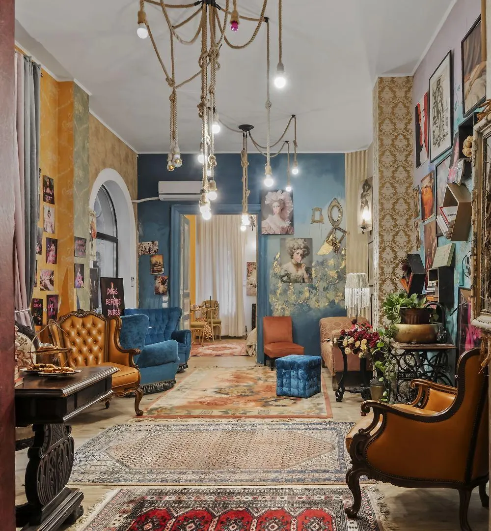 Creative Retreat And Artist Haven Bohemian Villa On Calea Victoriei Bukarest Rumænien
